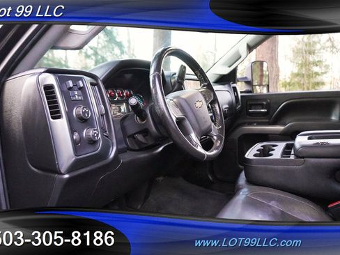 Used 2015 Chevrolet Silverado 2500 LT w/ LT Convenience Package image 12