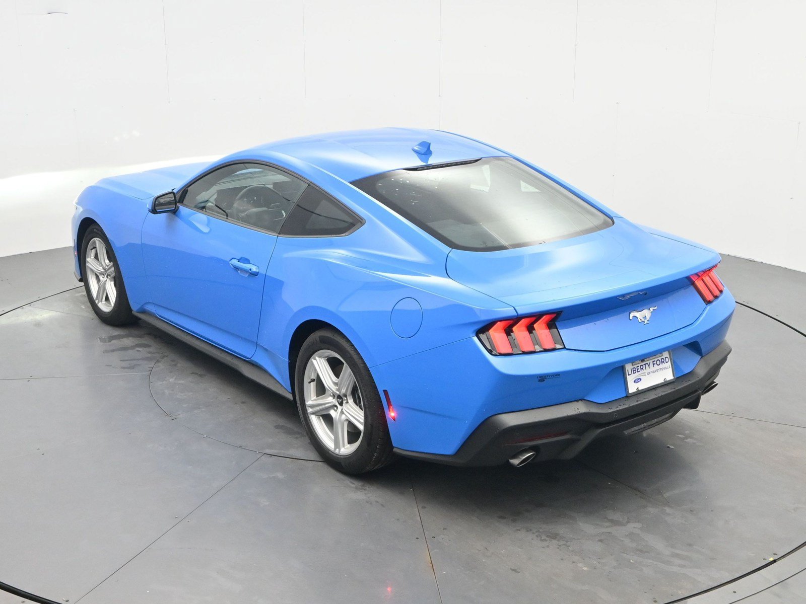 Used 2026 Ford Mustang Coupe RWD image 23