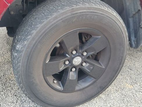 Used 2021 RAM 1500 Classic SLT image 10