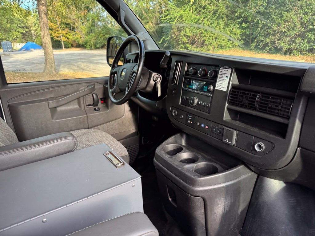 Used 2021 Chevrolet Express 2500 w/ Driver Convenience Package RWD image 12