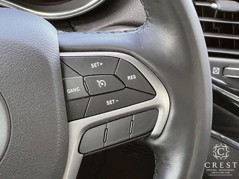 Used 2021 Jeep Grand Cherokee Limited image 15