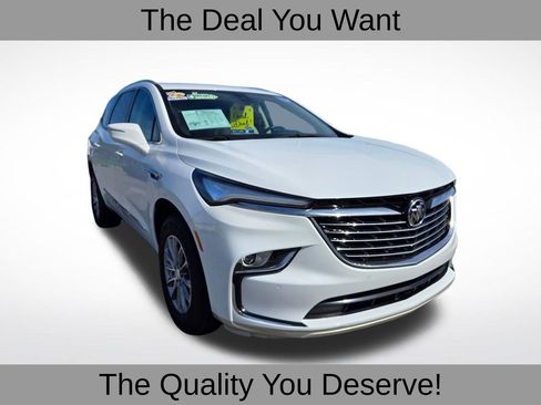 Used 2022 Buick Enclave Essence image 1