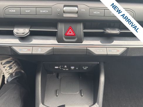 Used 2025 Kia K4 EX image 25