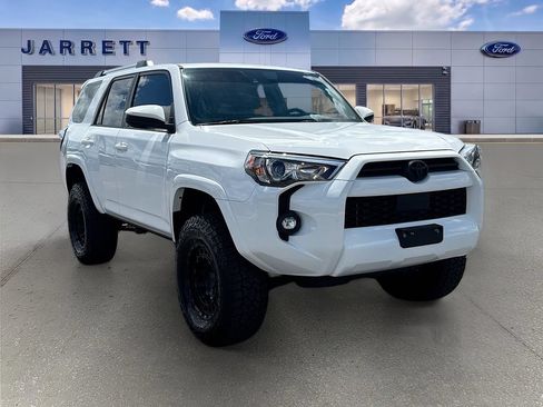 Used 2024 Toyota 4Runner SR5 AWD/4WD image 1