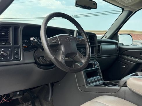 Used 2006 Chevrolet Silverado 1500 LT w/ Onstar Plus Package RWD image 9