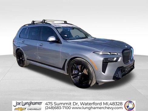 Used 2024 BMW X7 xDrive40i w/ Executive Package image 2