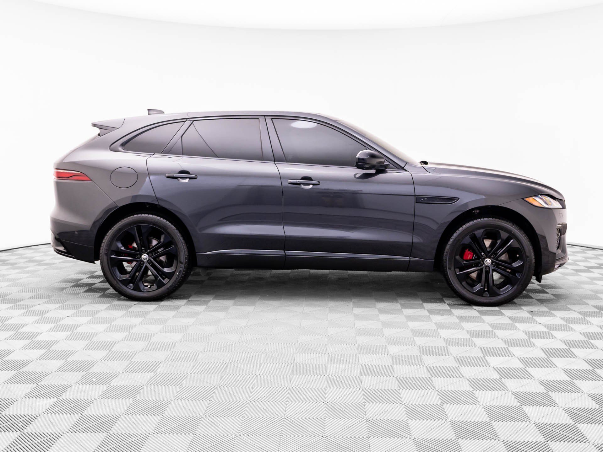 Used 2024 Jaguar F-PACE R-Dynamic S AWD/4WD image 6