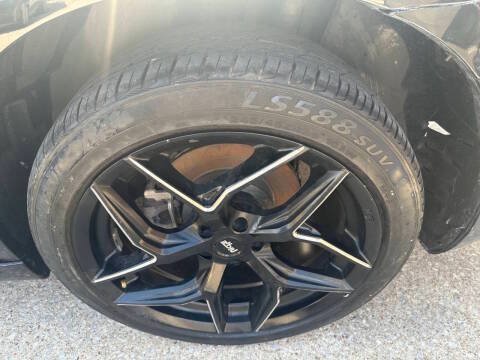 Used 2019 Chrysler 300 S w/ 300S Premium Group 2 RWD image 25