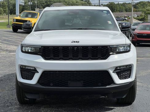 Used 2025 Jeep Grand Cherokee Limited w/ Luxury Tech Group II AWD/4WD image 43