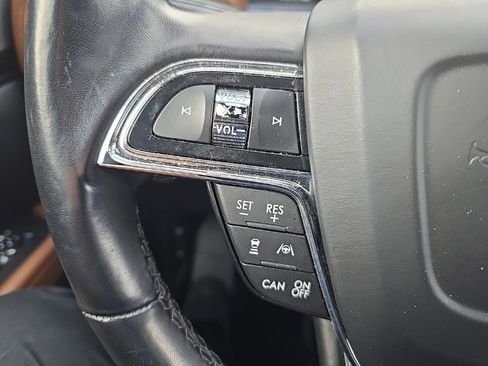 Used 2022 Lincoln Nautilus Reserve w/ Equipment Group 201A image 6