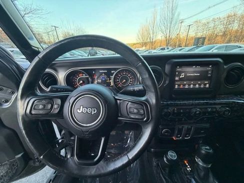 Used 2018 Jeep Wrangler Sport AWD/4WD image 13