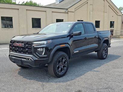 Used 2025 GMC Canyon Elevation w/ Convenience Package