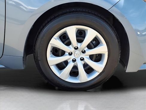 Used 2023 Toyota Corolla LE image 7