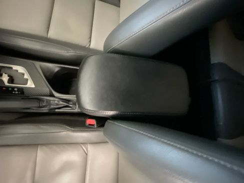 Used 2015 Toyota RAV4 Limited AWD/4WD image 21