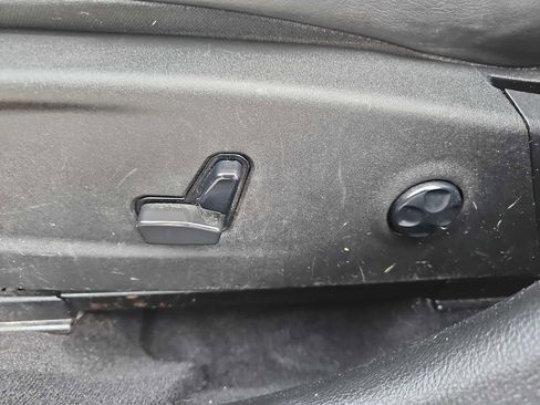 Used 2021 Chrysler 300 S image 42