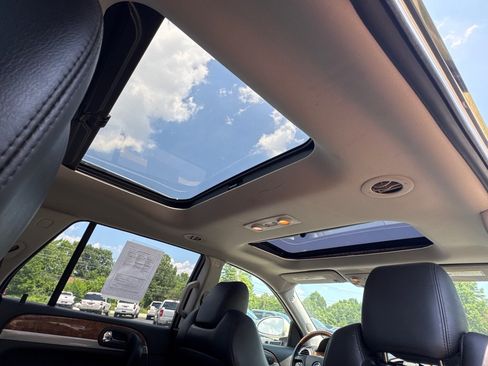 Used 2011 Buick Enclave CXL AWD/4WD image 16