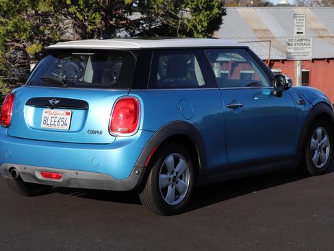 Used 2016 MINI Cooper 2-Door Hardtop image 9