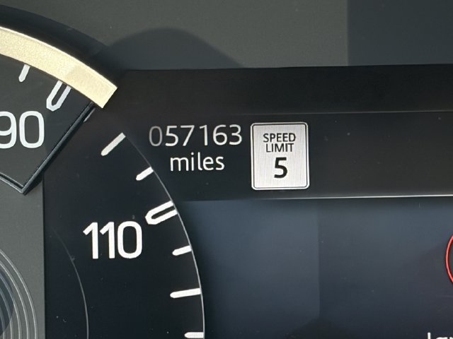 Used 2023 Land Rover Defender 130 SE AWD/4WD image 12