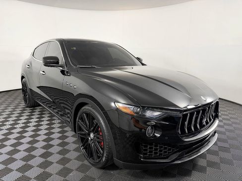 Used 2018 Maserati Levante AWD/4WD image 6