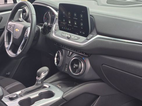 Certified 2024 Chevrolet Blazer LT w/ Convenience Package FWD image 9