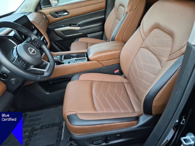 Used 2025 Nissan Pathfinder Platinum w/ Cargo Package FWD image 17