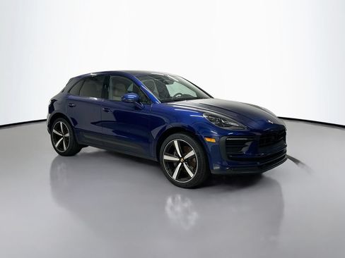 Certified 2026 Porsche Macan AWD/4WD image 7