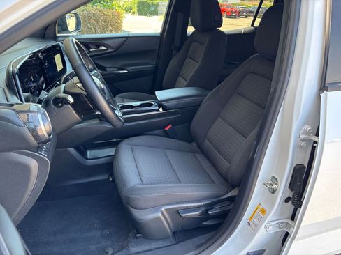 Used 2025 Chevrolet Equinox LT FWD image 36