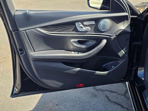 Used 2017 Mercedes-Benz E 300 image 22