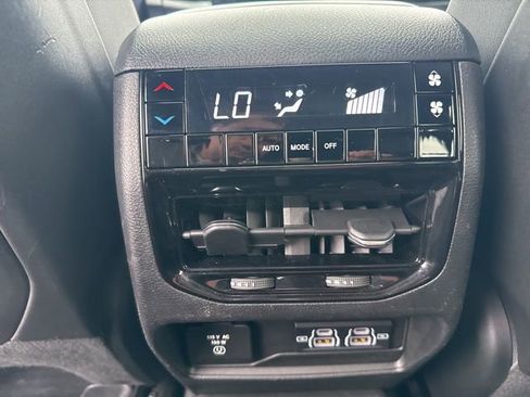 Used 2023 Jeep Grand Cherokee L Altitude image 18