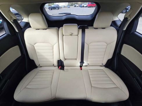 Used 2019 Ford Edge SEL w/ Equipment Group 201A image 17