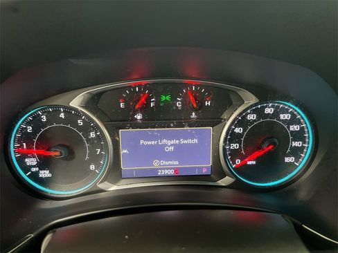 Used 2022 Chevrolet Equinox RS w/ RS Leather Package image 11