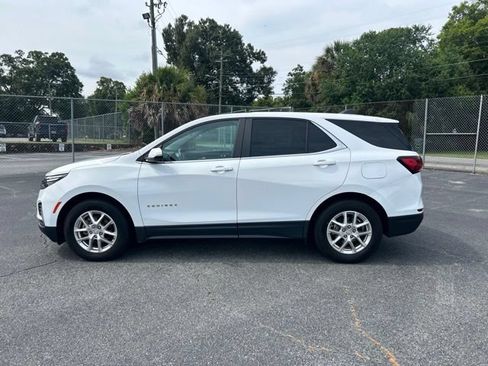 Used 2022 Chevrolet Equinox LT FWD image 2