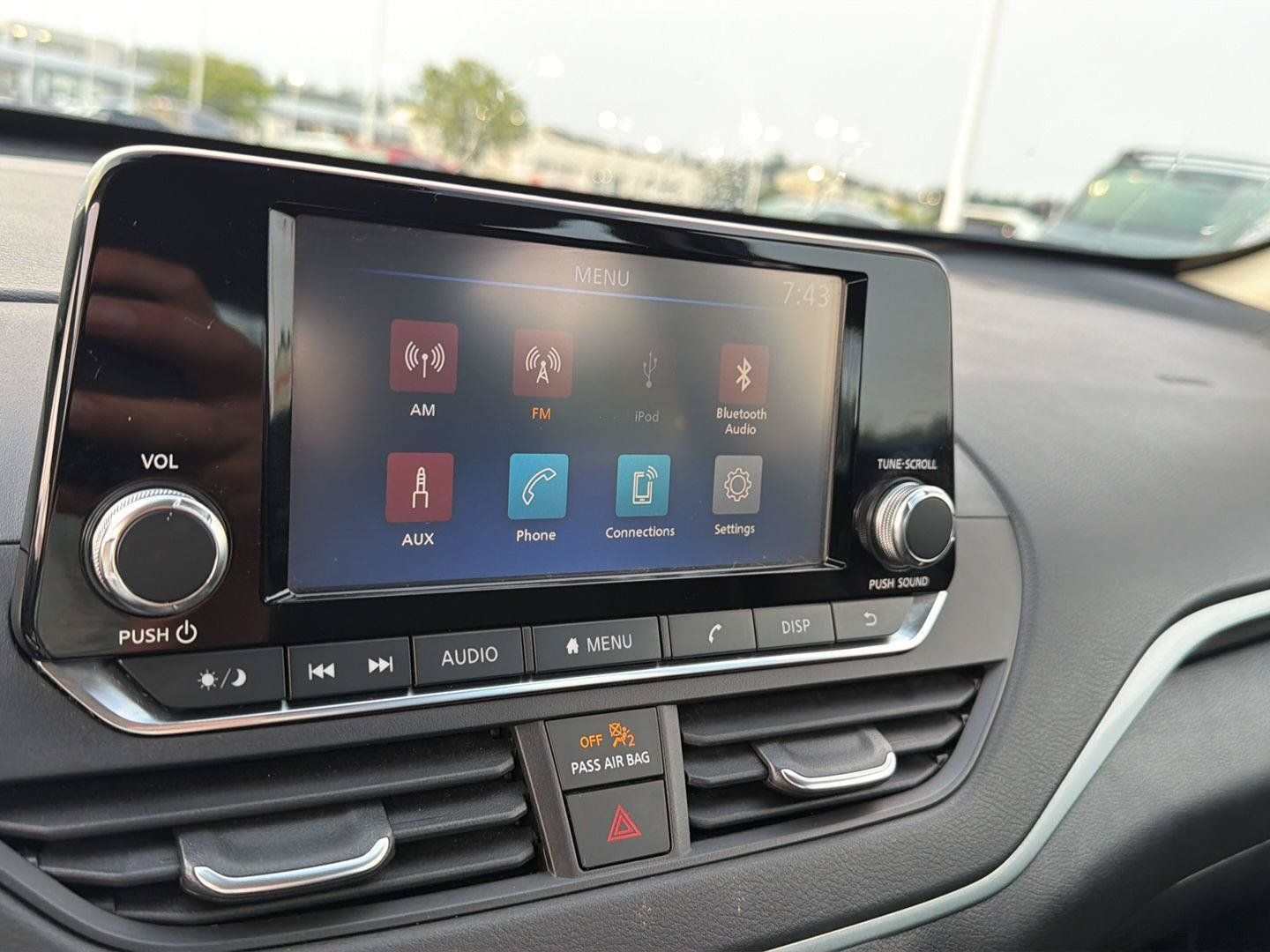 Used 2024 Nissan Altima 2.5 S FWD image 24