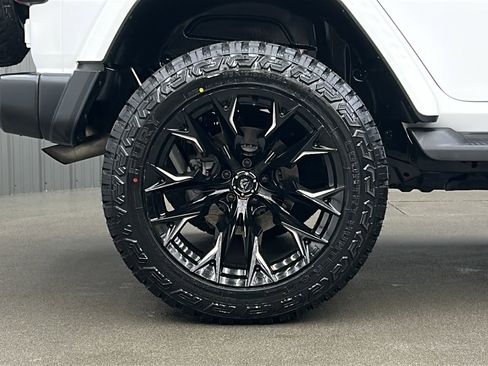 Used 2023 Jeep Wrangler Unlimited Sahara w/ Cold Weather Group image 12