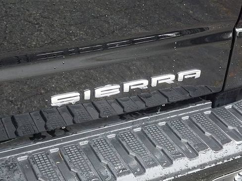 Used 2023 GMC Sierra 1500 Denali w/ Technology Package AWD/4WD image 27
