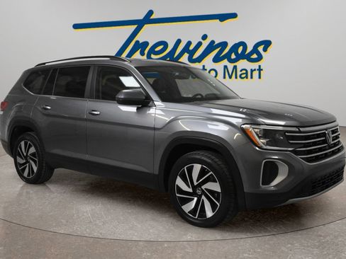 Used 2024 Volkswagen Atlas SE AWD/4WD image 1