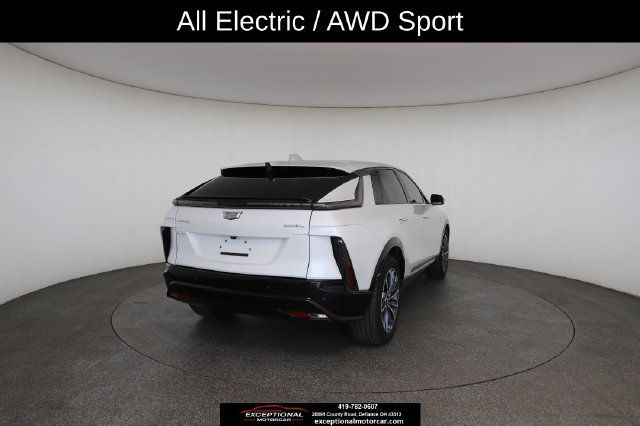 Used 2024 Cadillac Lyriq Sport w/ LPO, Floor Liner Package AWD/4WD image 17