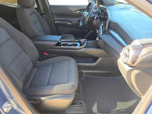 Used 2025 Chevrolet Equinox LT w/ Safety and Technology Package image 28