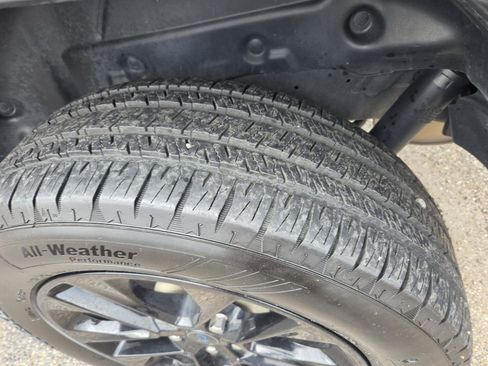 Used 2024 Jeep Wrangler Unlimited Sahara AWD/4WD image 27