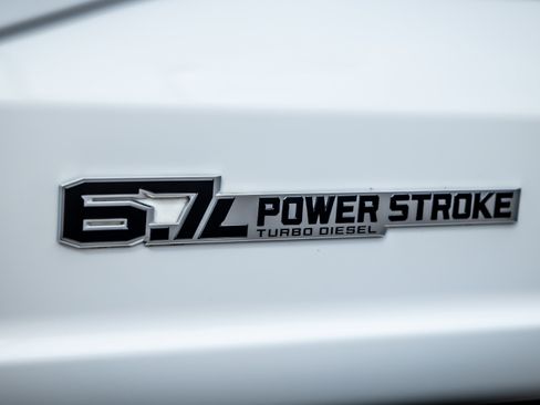 Used 2024 Ford F450 Platinum w/ FX4 Off-Road Package image 22