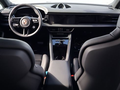 New 2026 Porsche Macan Electric RWD image 21