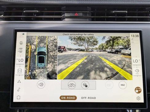 Used 2025 Land Rover Range Rover Sport SE image 14