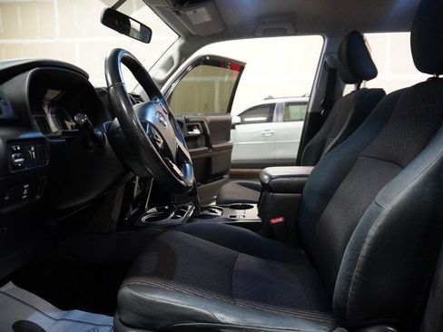 Used 2016 Toyota 4Runner Trail AWD/4WD image 9