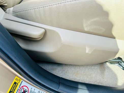 Used 2011 Toyota RAV4 Limited w/ Limited Extra Value Pkg FWD image 36