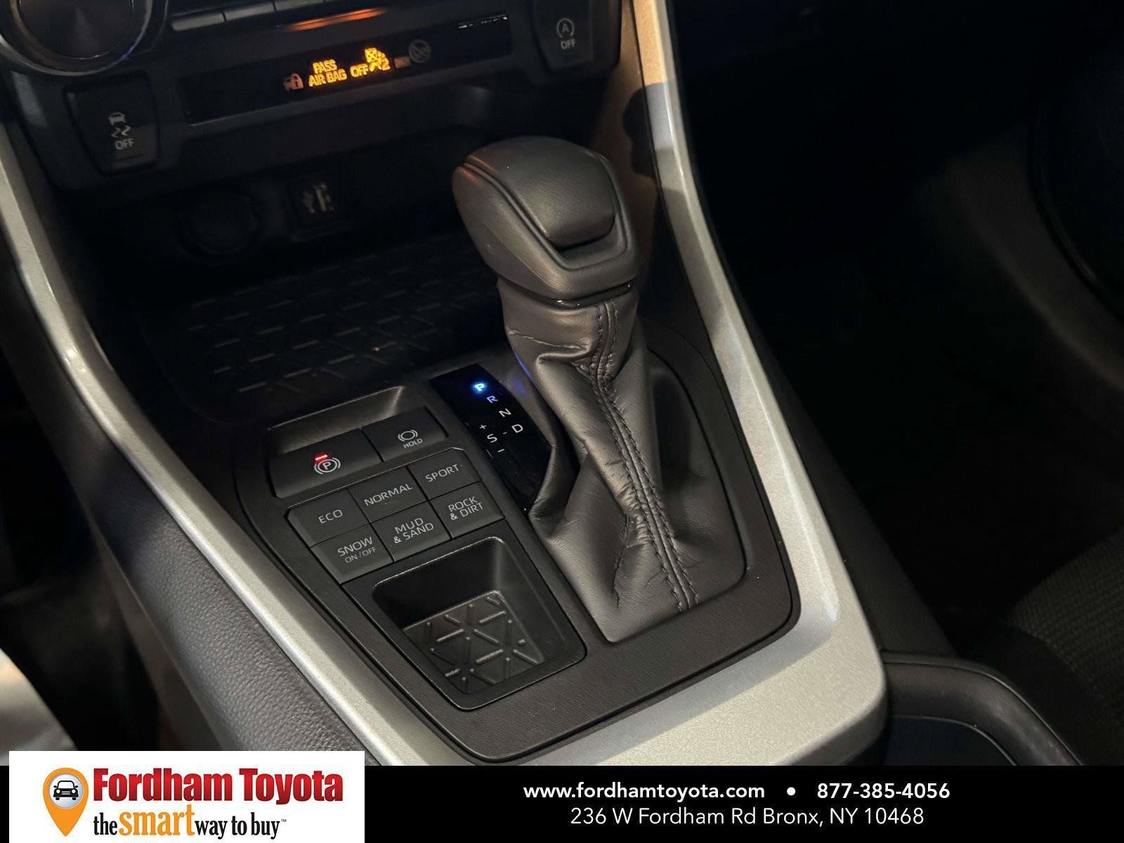 Certified 2025 Toyota RAV4 LE AWD/4WD image 26