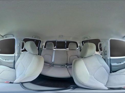 Used 2020 Nissan Frontier SV w/ Midnight Edition Floor Mats image 31