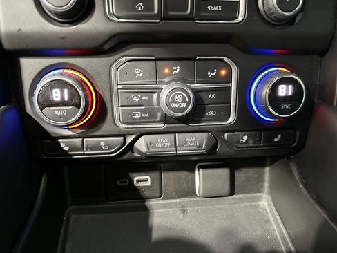 Used 2022 Chevrolet Tahoe Z71 w/ Off-Road Capability Package image 17