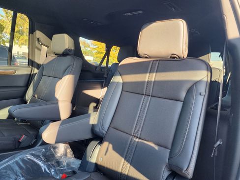 New 2026 Chevrolet Suburban High Country image 13