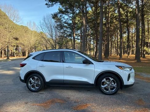 Used 2025 Ford Escape ST-Line image 2