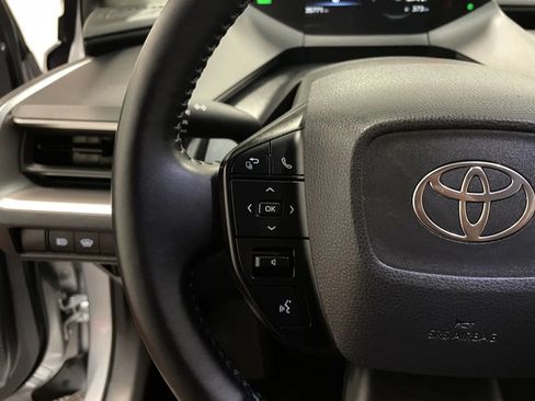Used 2025 Toyota Prius LE FWD image 19